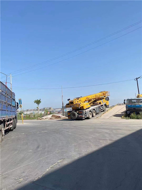 宝安区25吨吊车的租赁价格大概是多少？