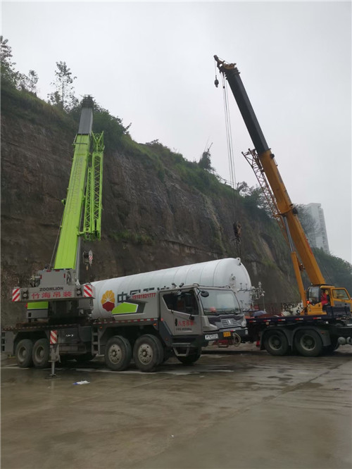 宝安区“不怕风雨冻”—— 吊车的 “恶劣环境适应” 技术